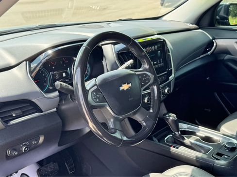 Used 2019 Chevrolet Traverse LT w/ LT Premium Package FWD image 17