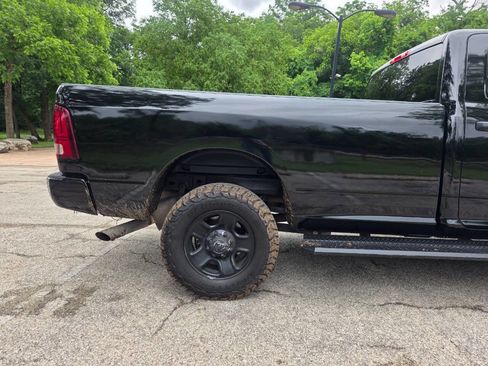 Used 2018 RAM 2500 Tradesman w/ Chrome Appearance Group AWD/4WD image 4