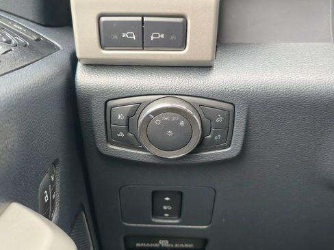 Used 2022 Ford F250 Lariat w/ Chrome Package AWD/4WD image 19