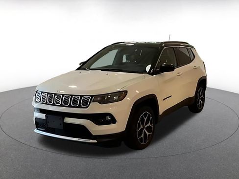 Used 2025 Jeep Compass Limited AWD/4WD image 4