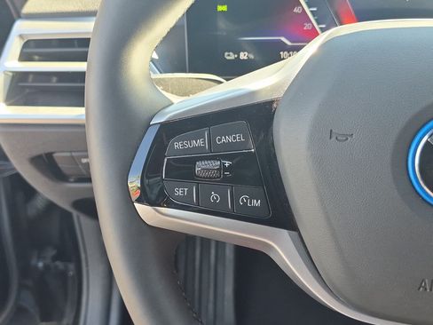 Used 2025 BMW i4 eDrive40 w/ Parking Assistance Package RWD image 19