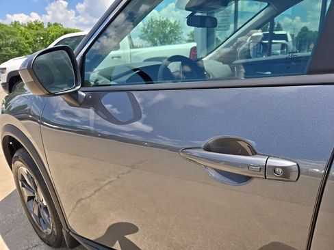 Used 2026 Nissan Rogue SV FWD image 27