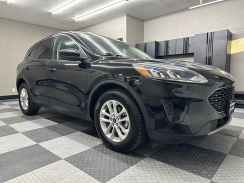 Used 2021 Ford Escape SE image 4
