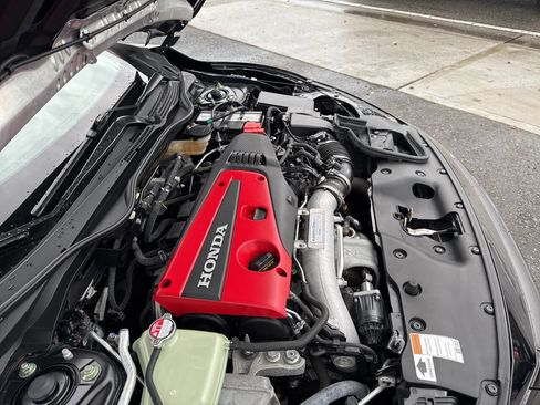 Used 2019 Honda Civic Type R image 16