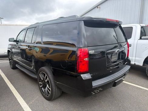 Used 2019 Chevrolet Suburban Premier RWD image 4