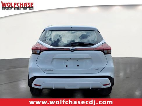 Used 2024 Nissan Kicks SV FWD image 4