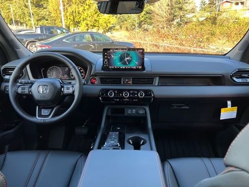 New 2025 Honda Pilot TrailSport image 11