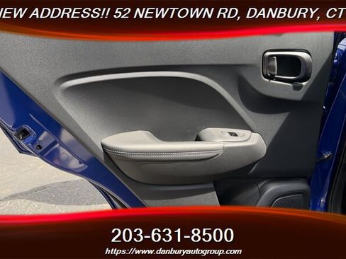 Used 2024 Hyundai Venue Limited FWD image 25
