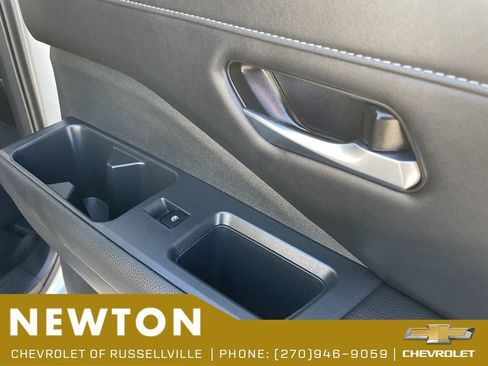 Used 2025 Nissan Pathfinder SL AWD/4WD image 42