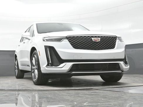 Certified 2025 Cadillac XT6 Premium Luxury w/ Platinum Package AWD/4WD image 24
