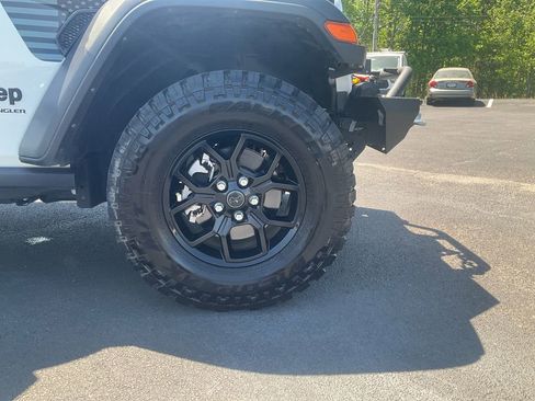 Used 2024 Jeep Wrangler Sport AWD/4WD image 10