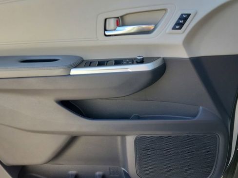 Used 2021 Toyota Sienna Limited image 24
