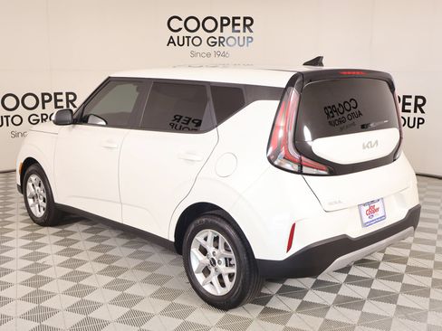 Used 2025 Kia Soul LX w/ LX Technology Package FWD image 21