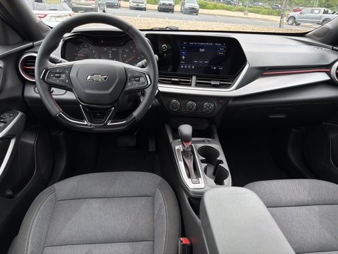 Used 2024 Chevrolet Trax RS FWD image 22