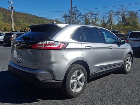 Used 2022 Ford Edge SE image 10