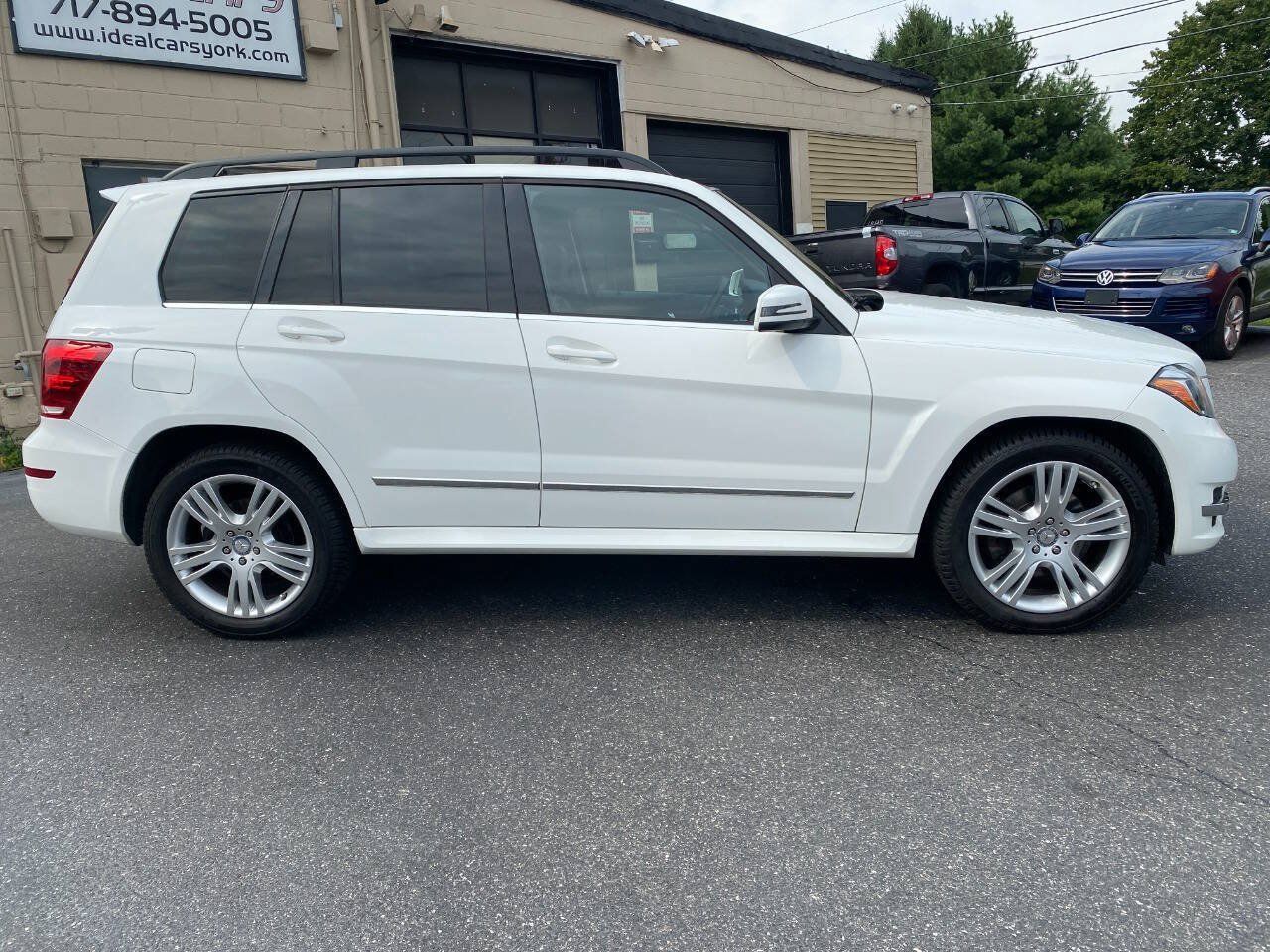 Used 2015 Mercedes-Benz GLK 350 4MATIC image 2