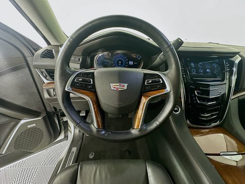 Used 2017 Cadillac Escalade ESV Luxury AWD/4WD image 11