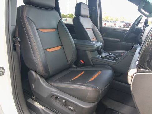 Used 2024 GMC Sierra 2500 AT4 w/ Technology Package AWD/4WD image 24
