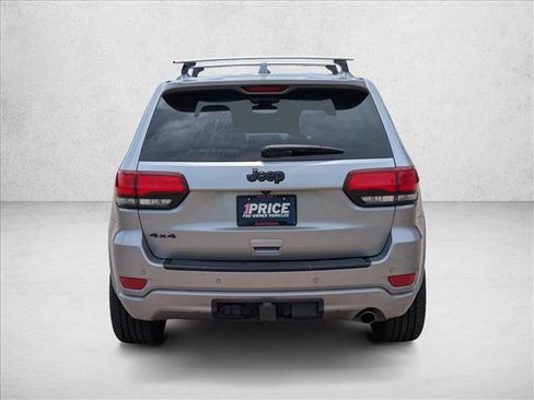 Used 2017 Jeep Grand Cherokee Altitude AWD/4WD image 6