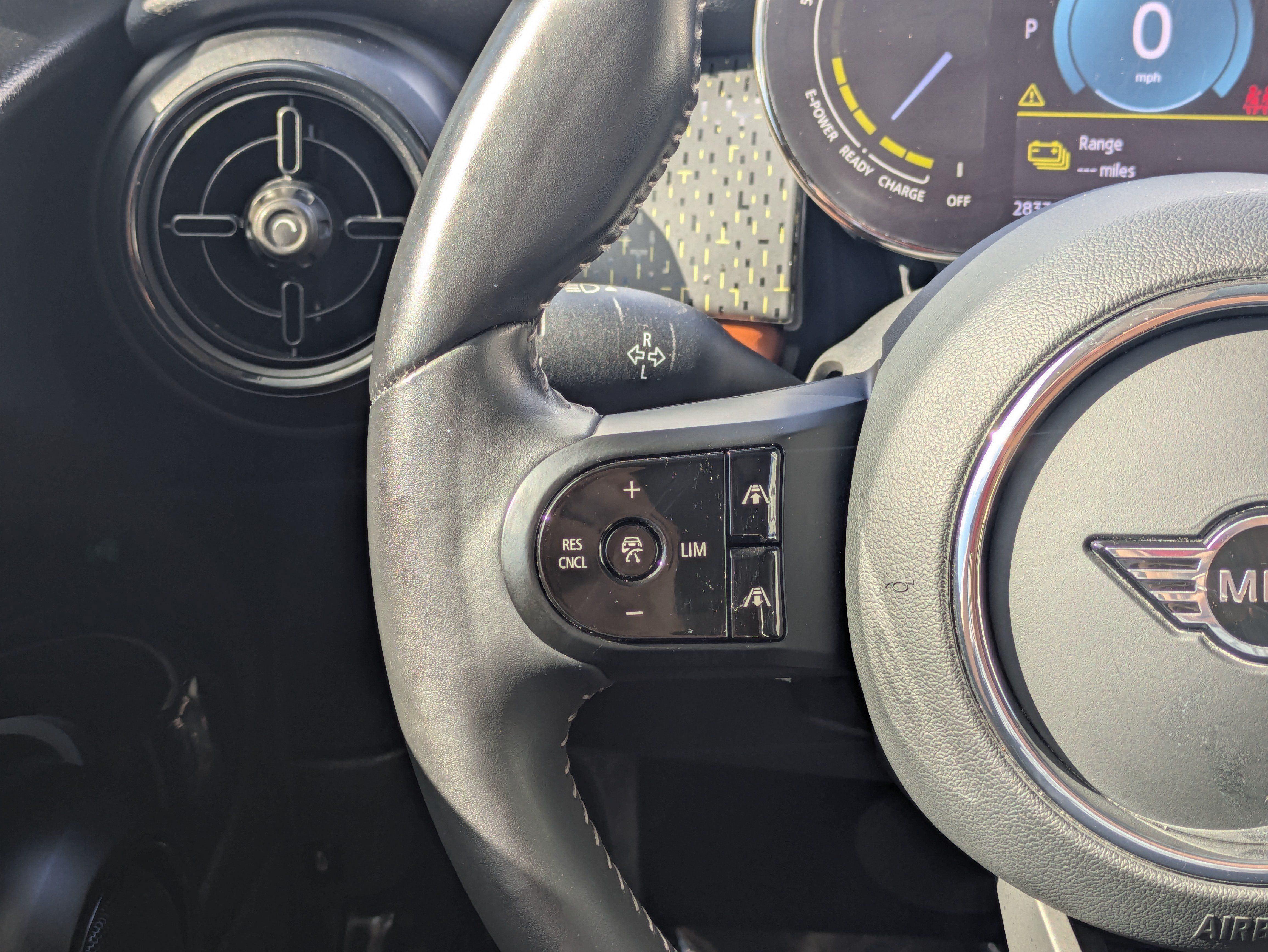 Used 2024 MINI Cooper SE FWD image 23