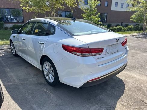 Used 2016 Kia Optima EX w/ Premium Package FWD image 5
