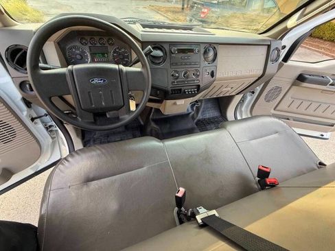 Used 2009 Ford F450 2WD Regular Cab Super Duty image 6