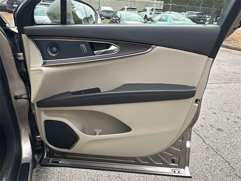 Used 2020 Lincoln Nautilus Reserve w/ Equipment Group 201A image 14