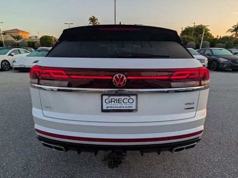 Used 2024 Volkswagen Atlas Cross Sport SEL R-Line AWD/4WD image 12
