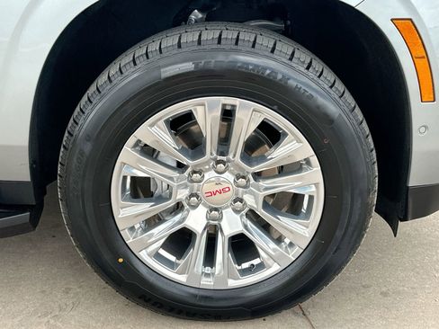 Certified 2025 GMC Yukon XL Denali image 10