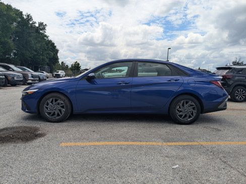 Certified 2024 Hyundai Elantra SEL FWD image 7