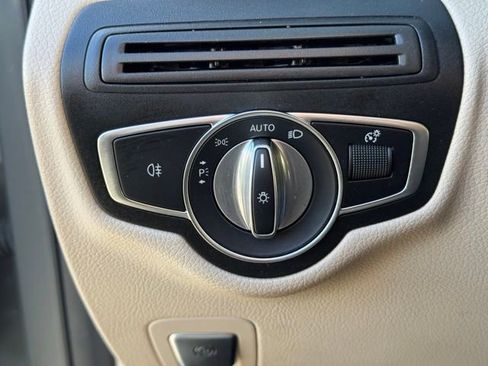 Used 2020 Mercedes-Benz GLC 300 GLC 300 image 27