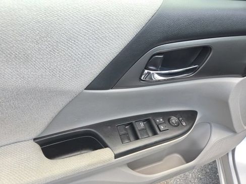 Used 2013 Honda Accord LX image 16