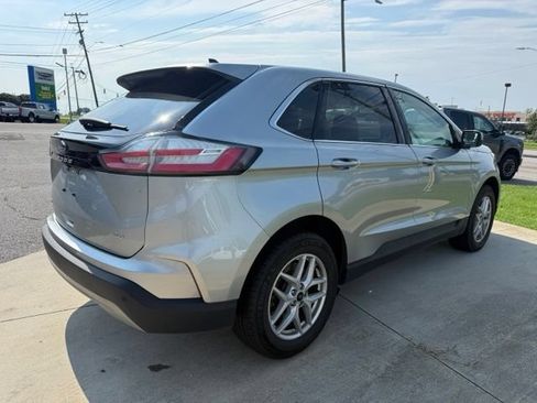 Used 2024 Ford Edge SEL AWD/4WD image 13