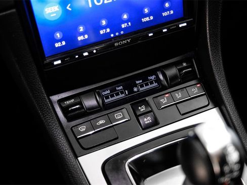 Used 2015 Porsche Cayman image 18