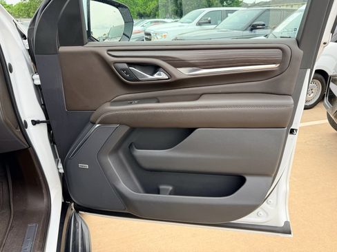 Used 2021 GMC Yukon XL Denali RWD image 12