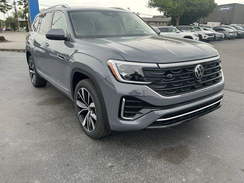 New 2026 Volkswagen Atlas SEL Premium R-Line AWD/4WD image 2
