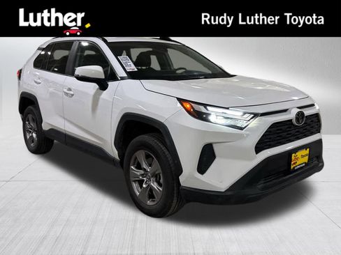 Used 2025 Toyota RAV4 XLE image 1