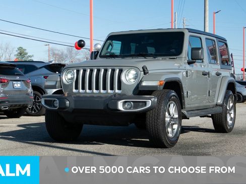Used 2022 Jeep Wrangler Unlimited Sahara w/ Dual Top Group AWD/4WD image 3
