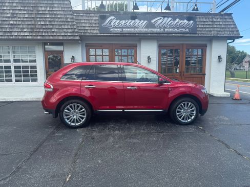Used 2011 Lincoln MKX AWD w/ 102A Rapid Spec Order Code image 1