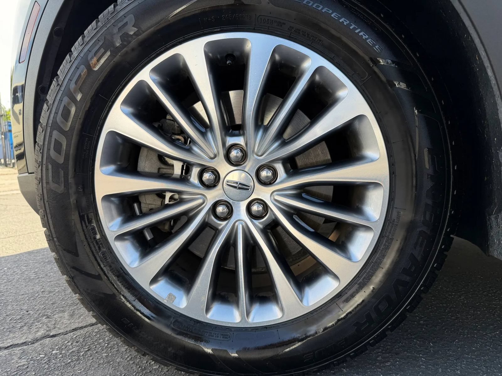 Used 2016 Lincoln MKX Select FWD image 45