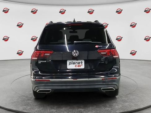 Used 2020 Volkswagen Tiguan SE w/ Panoramic Sunroof Package FWD image 4