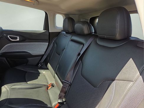 Used 2022 Jeep Compass Latitude w/ Sun and Sound Group image 21