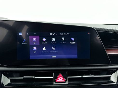 Used 2025 Kia Niro EX Touring FWD image 24