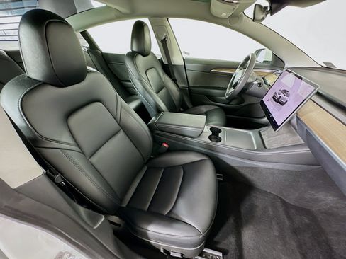 Used 2023 Tesla Model 3 Standard Range image 30