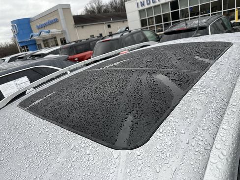 Used 2019 Ford Escape Titanium image 10