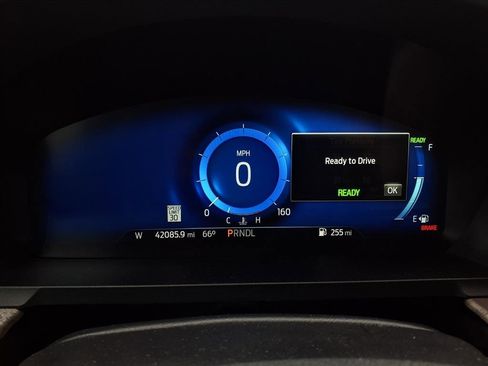 Used 2022 Ford Explorer Platinum w/ Technology Package image 17