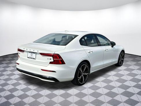 Used 2024 Volvo S60 B5 Plus AWD/4WD image 9