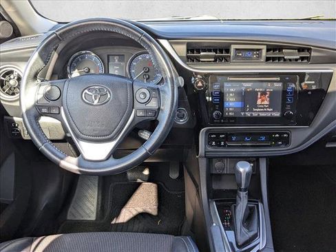 Used 2017 Toyota Corolla SE image 17
