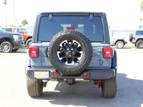 New 2025 Jeep Wrangler Unlimited Rubicon 4xe w/ Convenience Group AWD/4WD image 4