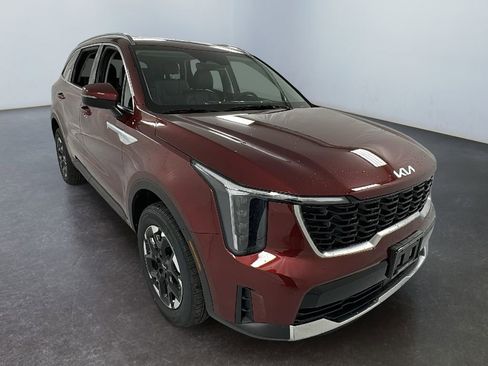 New 2025 Kia Sorento S image 1